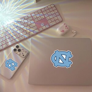 UNC North Carolina Tar Heels Logo Sticker, Carolina Blue Interlocking NC Collegiate Decal, Premium University Spirit Vinyl Art for Students bild 3