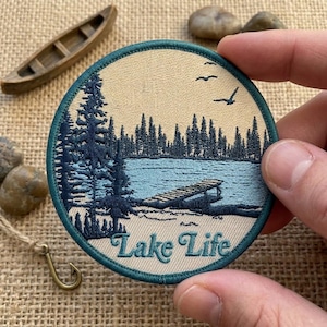 Lake Life Embroidered Patch, Vintage Nature Iron On Applique, Pine Tree & Dock Round Souvenir Badge for Jackets and Backpacks