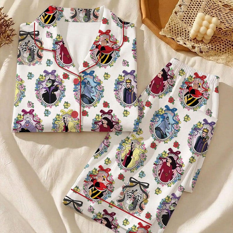Conjunto de pijama de cetim dos vilões da Disney, camisa e shorts da Rainha Má Malévola e Jafar, pijama com estampa de desenho animado por toda a peça, presente para fãs dos vilões da Disney imagem 5