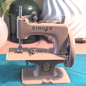 Mini Singer Sewhandy Sewing Machine - Etsy