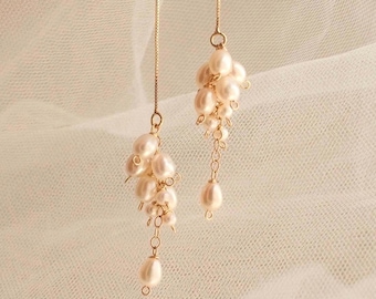 Pendientes Baby Bloom Wisteria / Pendientes de perlas Wisteria / Pendientes de hilo chapados en oro de 14 quilates / Joyería nupcial / Regalos para damas de honor