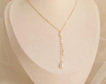 Dainty Pearl Drape Necklace, Y-Drop Lariat Pearl Necklace, Bridal Jewelry, Minimal Dangly Raindrop Necklace