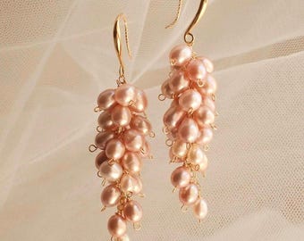 Pendientes Grand Bloom Wisteria / Pendientes de perlas y glicinia rosa lavanda / Chapado en oro de 14k / Perlas auténticas / Pendientes de novia / Joyería romántica