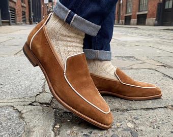 Mocasines de ante hechos a mano para hombre, color marrón tabaco, sin cordones