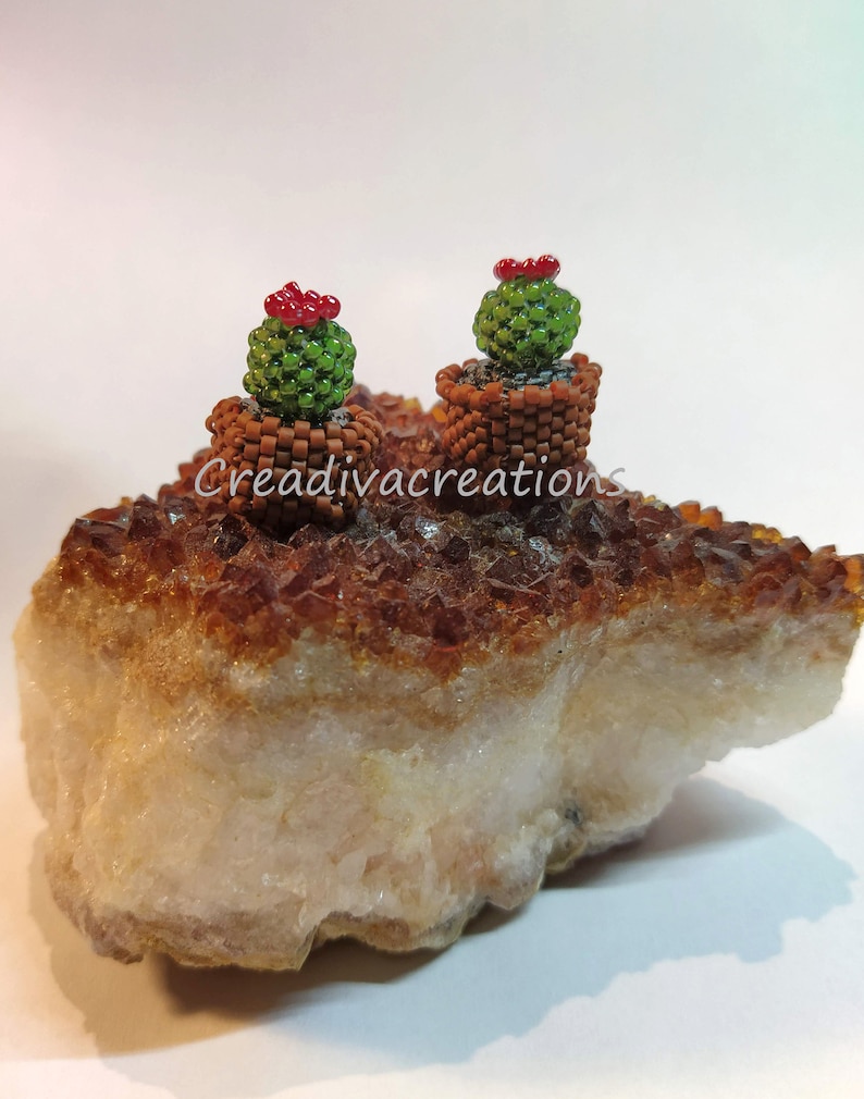 Beading tutorial miniature potted cactus, plant image 2