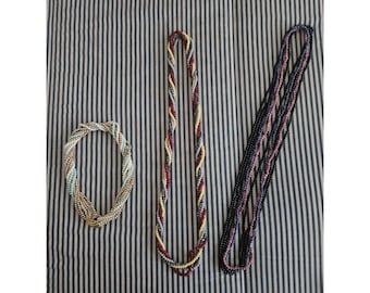 Conjunto de collar Torsade de cuentas, 13 hebras, cierre de concha en espiral, perlas, estilo vintage de los años 80.