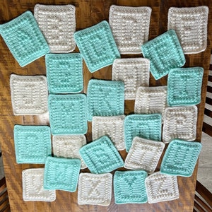 Patrón de crochet con letras del alfabeto moderno de la A a la Z y símbolo de corazón - Patrón de manta de crochet para bebé