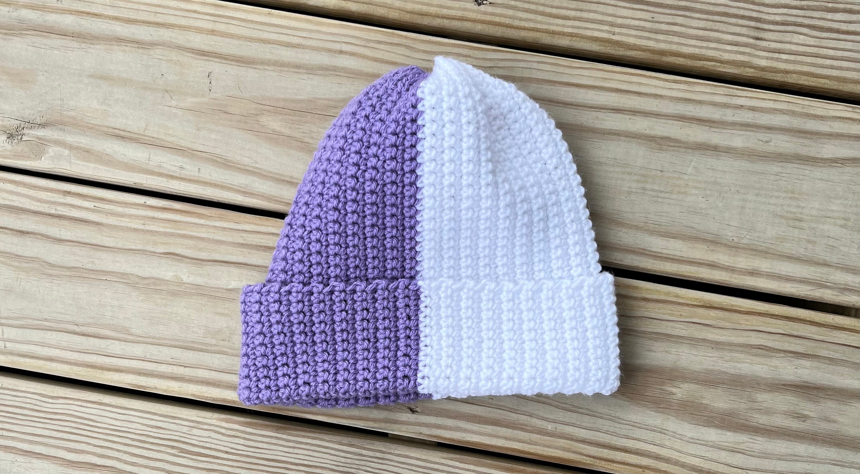 Quick and Easy Split Colour Beanie - Crochet Hat Pattern