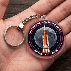 NASA Artemis II 2026 America's Return to the Moon Keychain - SLS Rocket Launch Acrylic Charm - Space Exploration Spirit Keyring - Fan Gift