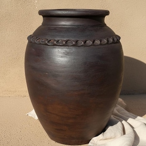 Vase en terre cuite aux formes organiques, pot en argile artisanal, décoration Wabi-Sabi, poterie rustique naturelle - 46 cm