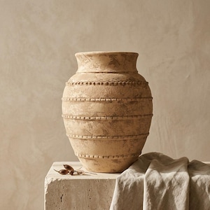 NEUE KOLLEKTION – Terrakottavase in organischer Form, handgefertigter Tontopf, Wabi-Sabi-Wohndeko, rustikale Naturkeramik – 46 cm