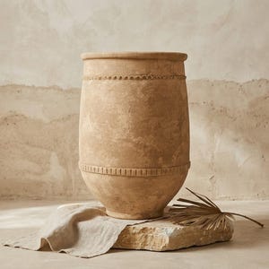 NUOVA COLLEZIONE - Grande vaso in terracotta da 60 cm, vaso rustico in argilla fatto a mano, decorazione per giardino esterno, vaso in stile rustico, elemento d'arredo unico per la casa