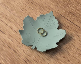Maple Leaf Trinket Tray for Jewellery, 3D Printed, 16.8 cm