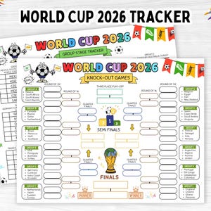 Può includere: Due fogli stampati per il monitoraggio della Coppa del Mondo 2026 con grafiche colorate, illustrazioni di palloni da calcio e tabelloni del torneo. I fogli includono etichette di testo per le fasi a gironi, le partite a eliminazione e la finale.