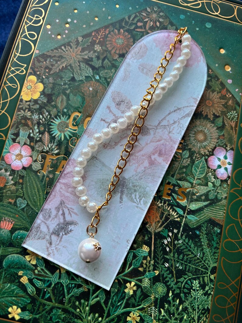 Handcrafted Pearl and Gold Chain Bookmark – Literary Accessory - Etsy