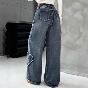 Wide Leg Jeans | Heart Patchwork Denim Pants | Daily Wear | Y2K Streetwear Style

Wide leg denim jeans with heart patch details and vintage Y2K streetwear style