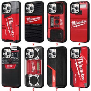 以下が含まれることがあります： 黒と赤の携帯電話ケース8個セット。各ケースには「Milwaukee」のロゴと、スピーカー、充電器、「FUEL」と「Nothing but HEAVY DUTY」の文字など、さまざまなデザインが施されています。