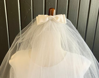 Veil Communion First Two-Tier Veil,  Holy Communion Veil with Bow, Veil with Bow Modern & Chic, Holy Communion Gift for Girl