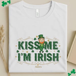 Kiss Me I’m Irish Funny Leprechaun St Pattys Party Graphic Tee