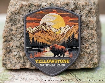 Parche bordado del Parque Nacional de Yellowstone con diseño de bisonte al atardecer, recuerdo de viaje, aplique termoadhesivo.
