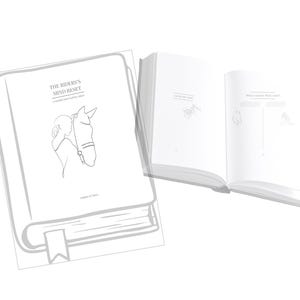 Può includere: Un libro intitolato "The Rider's Mind Reset" con un disegno a tratto di una persona e un cavallo sulla copertina. Il libro è aperto per mostrare pagine interne con disegni a tratto e testo. Un segnalibro è visibile.