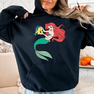 Women's Little Mermaid Hoodie, Disney Ariel Hoodie, Disneyland Family Vacation, Disney Princess Hoodie, Funny Ariel's Birthday Hoodie afbeelding 2