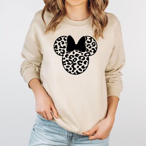 Minnie Mouse Sweatshirt, Disney Family Trip Sweatshirt, Disney Vacation Gift, Minnie Ear Sweatshirt, Magic Kingdom Sweatshirt, Disneyland Bild 2