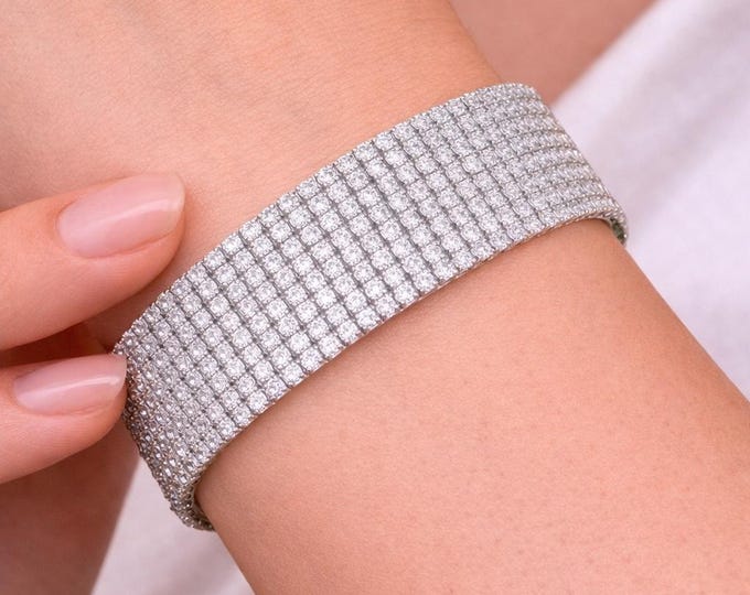 18K White Gold Diamond Bangle Bracelet, 19.74CT Certified Natural Round Cut Diamonds, Pavé Cuff