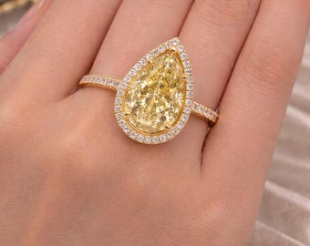 Anillo de compromiso con diamantes de talla pera de 10 quilates, halo de oro amarillo de 18 quilates, estilo nupcial.