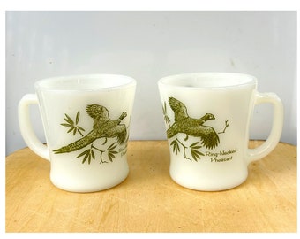 vintage Fire King Mug Milk Glass Ring Necked Pheasant 60s Game Bird Set of 2 White & Green Anchor Hocking Collectible  Mid Century Coffee