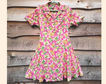 vintage April Cornell Dress 80s/90s Pink Floral Rayon Summer Sun Dress Collar Button Up Flowy Boho Romantic Tie Back Sort Sleeve Dress