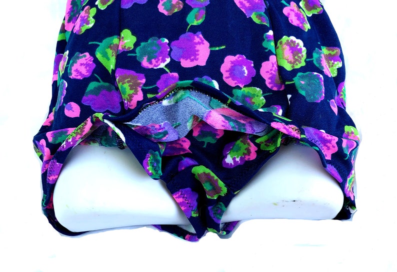 vintage 60s/70s Swimsuit One Piece Bathing Suit Bombshell Pin up Floral psychedelic Navy & Pink and Green Size S/M Sexy image 4