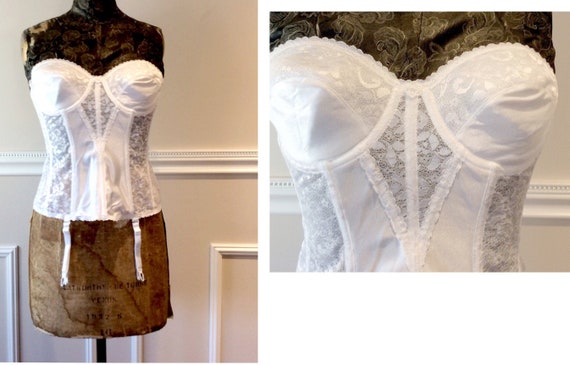 Vintage White Lace Bustier Corset Garter 70s/80s Carnival Sexy