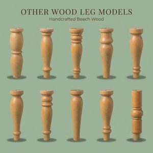 Op de afbeelding: Tien lichtbruine houten meubelpoten gerangschikt in twee rijen. De tekst bovenaan luidt OTHER WOOD LEG MODELS Handcrafted Beech Wood. Elke poot heeft een uniek gedraaid ontwerp met vari&euml;rende rondingen, taps toelopende vormen en gladde afwerkingen.