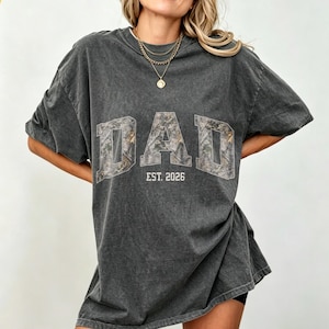 Camiseta "Papá desde 2026", camiseta con estampado de camuflaje para el Día del Padre, camiseta para papá primerizo, camiseta para papá cazador, regalo para el Día del Padre