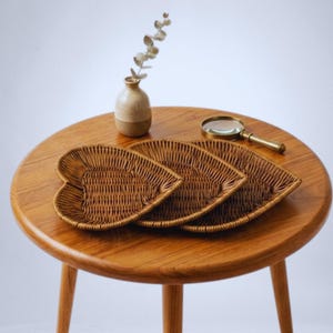 Heart Shaped Woven Basket - Imitation Rattan Serving Tray for Food & Decor