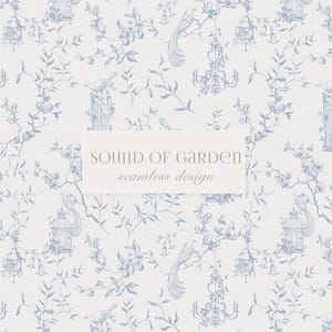 Puede incluir: Patrón sin costuras con un diseño botánico azul claro. Presenta pájaros, jaulas y candelabros sobre un fondo blanco. El texto "SOUND OF GARDEN seamless design" se muestra en un rectángulo blanco.