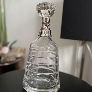 Carafe en cristal à col argenté | Carafe à whisky à motif côtelé | Bouchon argenté pour carafe en cristal | Carafe à liqueur de luxe
