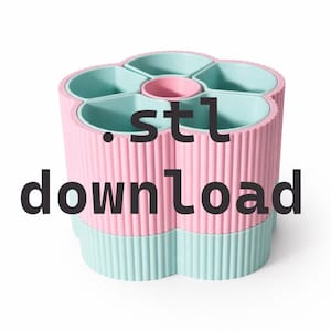 Puede incluir: Un organizador de escritorio en forma de flor en rosa y turquesa. El organizador tiene múltiples compartimentos y una sección central. El texto ".stl download" está impreso en la parte delantera.