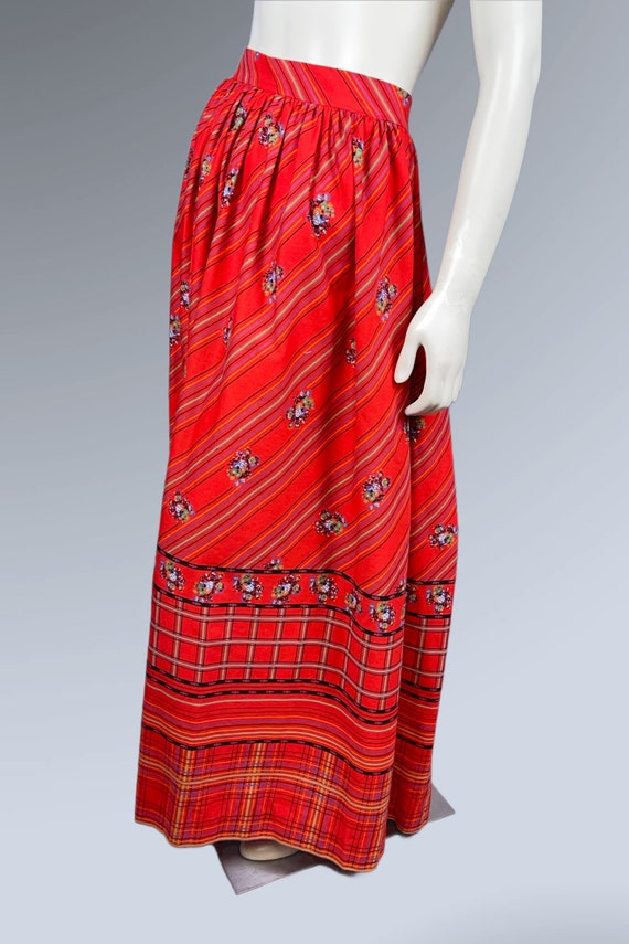 LE VOY'S 1960s 1970s Red Cotton Maxi Skirt in Pla… - image 2