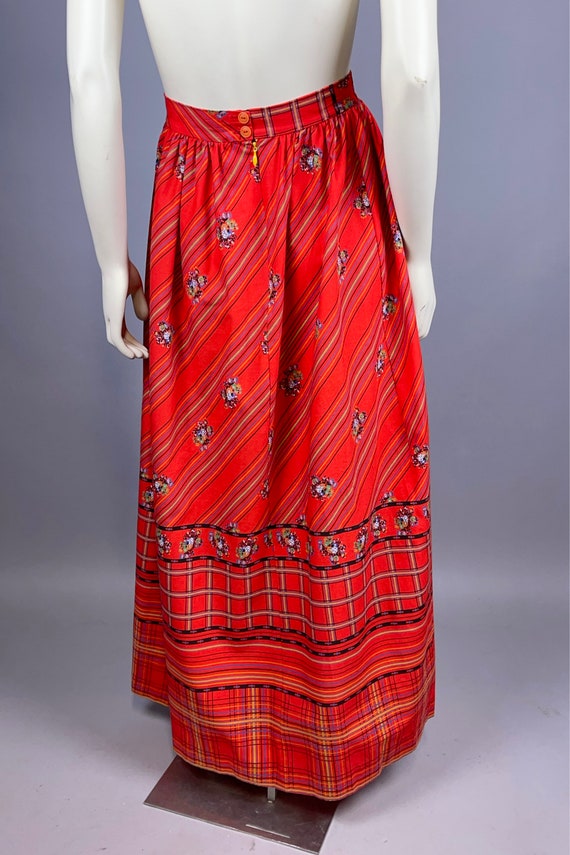 LE VOY'S 1960s 1970s Red Cotton Maxi Skirt in Pla… - image 6