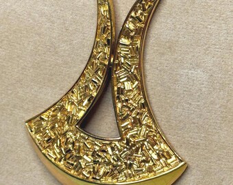 1960s Crown TRIFARI Gold Tone Confetti Nugget MCM Brutalist Pendant Necklace - SO Pretty! Excellent Condition, w/ Key Charm, Signed