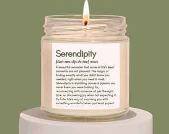 Vela con el Diccionario de la Serendipia, etiqueta con cita poética sobre el destino, regalo conmovedor, decoración del hogar aromática de cera de soja