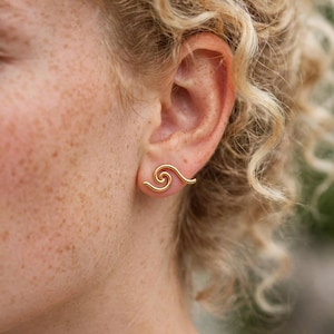 925 Sterling Silver Swirl Stud Earrings, Gold Tone Wave Earrings, Minimalist Swirl Jewelry, Elegant Everyday Earrings, Gift for Her