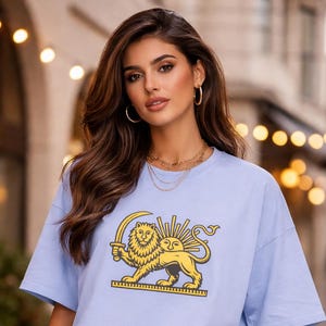 Lejon och sol, överdimensionerad t-shirt | Persisk Shir o Khorshid-design