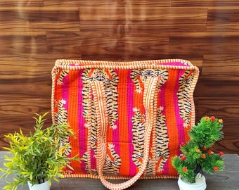 Tiger Print Quilted Cotton Tote Bag with Zipper, Handmade Orange Pink Shoulder Bag, Aesthetic Travel Bag