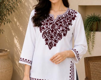 Biała bawełniana krótka kurti, ręcznie robiona kasztanowa haftowana damska kurti, wygodna i lekka, codzienna odzież, elegancki top z kwiatowym wzorem