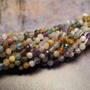 Naturliga flerfärgade ädelstenspärlor - 3 mm | Facetterade runda ädelstenar | Hel 15,4" sträng