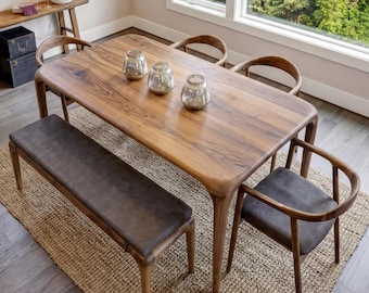 Houten eettafel, massief notenhouten keukentafel, modern minimalistisch meubilair, natuurlijke afwerking