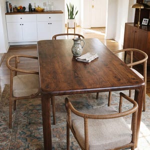 Table de salle à manger personnalisée en noyer massif, design rectangulaire Mid-Century en 12 tailles